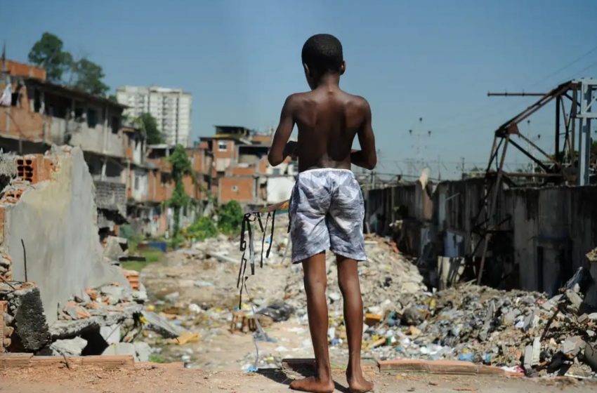 brasil-reduz-pobreza-em-2023,-mas-desigualdade-racial-ainda-e-alarmante