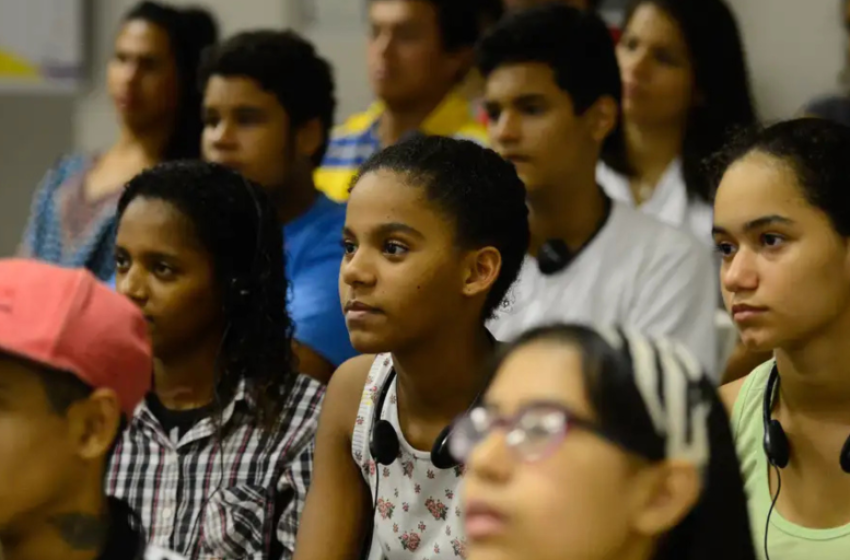  O Brasil registra menor índice de jovens “nem-nem ou sem sem” da série histórica