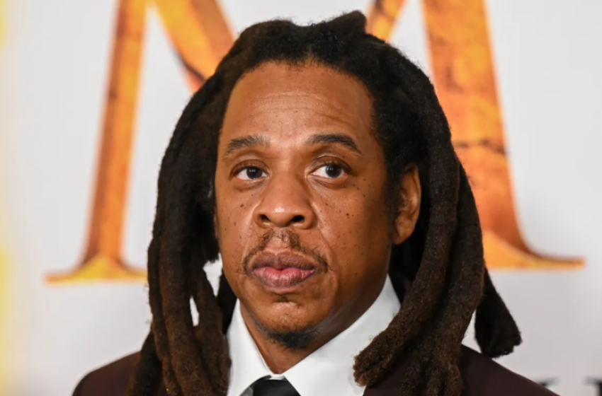  Jay-Z move ação após mulher supostamente confessar mentira sobre agressão sexual