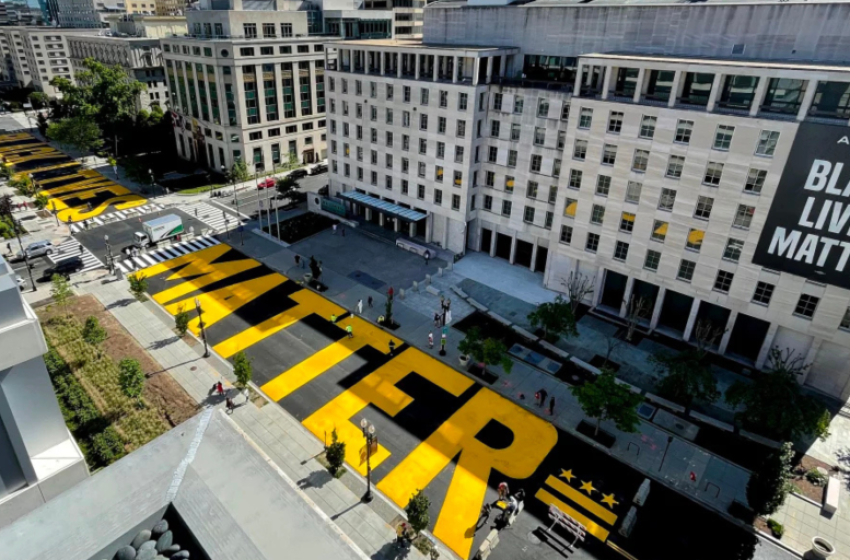  Trabalhadores iniciam remoção do mural “Black Lives Matter” em Washington após pressão republicana
