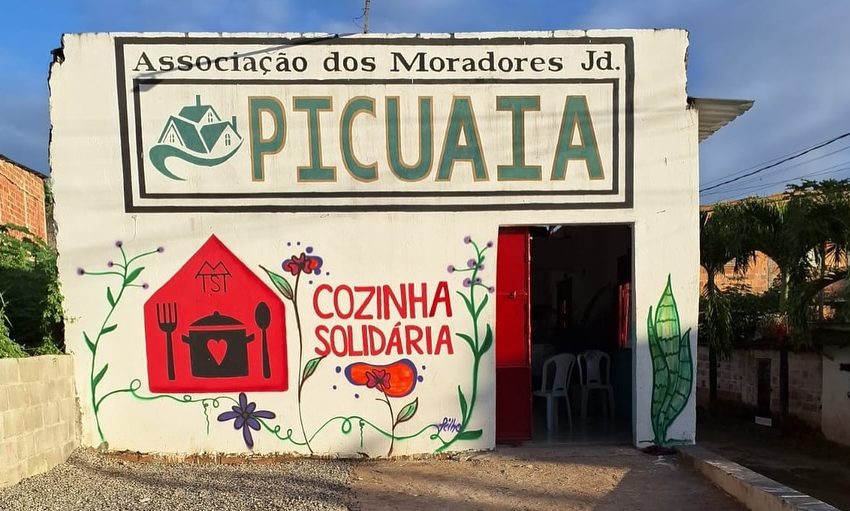 Moradores do Jardim Picuaia recebem ação do projeto Moqueca Solidária nesta Sexta-Feira Santa