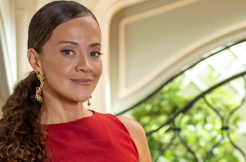  Assessoria de Aline Borges rebate sindicato e afirma que atriz tem registro regular há 24 anos
