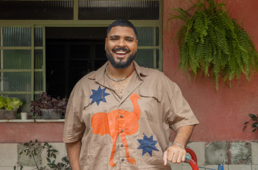 “pablo-&-luisao”,-serie-baseada-na-vida-de-paulo-vieira,-estreia-no-globoplay-com-humor-e-nostalgia