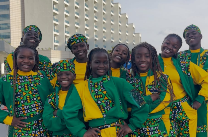 grupo-de-danca-infantil-de-uganda-e-convidado-por-shakira-ao-palco-da-copa-do-mundo-2026 