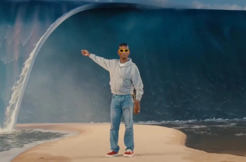  Pharrell Williams leva o oceano à passarela da Louis Vuitton