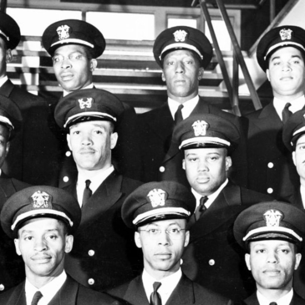 a-historia-dos-13-oficiais-negros-da-marinha-dos-eua-que-alcancaram-a-maior-nota-com-metade-do-tempo